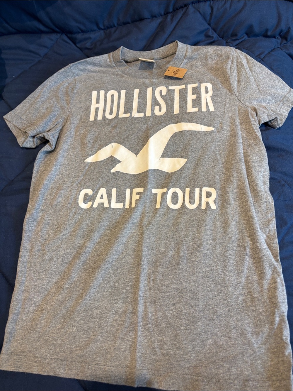 Men’s S Hollister Tshirt new